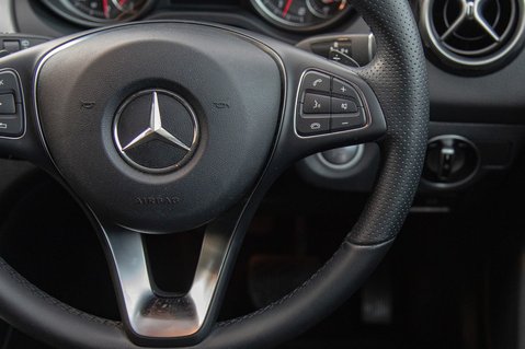 Mercedes-Benz GLA Class GLA 180 URBAN EDITION 20