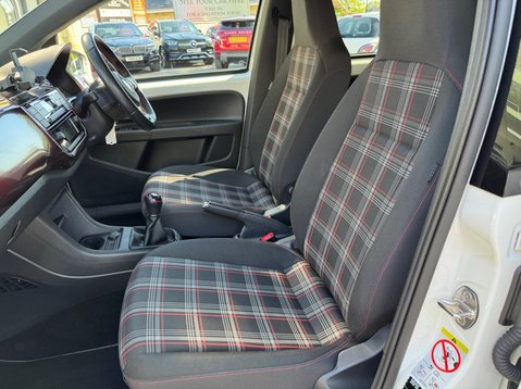 Volkswagen Up GTI 27