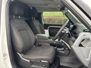 Land Rover Defender 90 D200 Hard Top MHEV 4