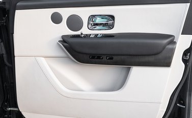 Rolls-Royce Cullinan 27