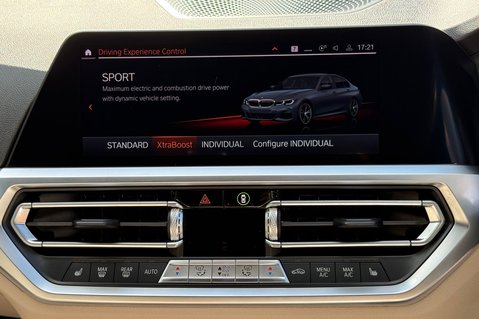 BMW 3 Series 330E M SPORT - OYSTER LEATHER -PRO & TECH PACKS - H/K -HUD - SUNROOF 46