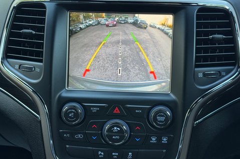 Jeep Grand Cherokee V6 CRD OVERLAND -2 OWNERS -8 SERVICES -PAN ROOF - HUGE SPEC 46