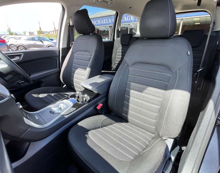 Ford Galaxy 2.5 Galaxy Titanium HEV CVT 5dr 69