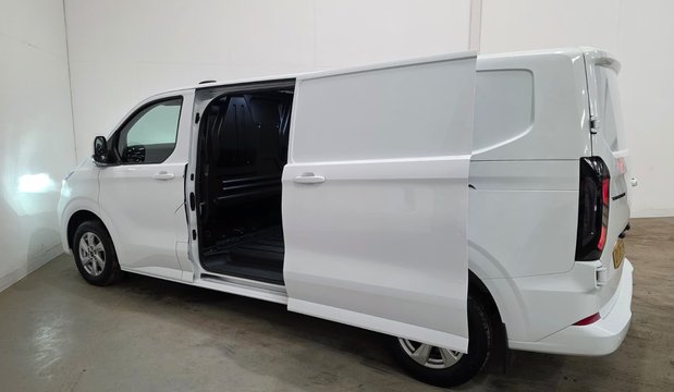 Ford Transit Custom Transit Custom 280 L2 Diesel FWD 2.0 Eco Blue 136ps H1 Van Limited Auto