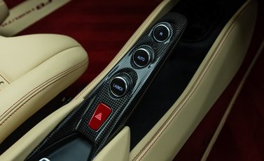 Ferrari F8 Tributo 23