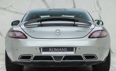 Mercedes-Benz SLS AMG 5