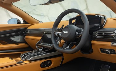 Aston Martin Vanquish Volante 13