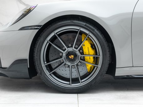 Porsche 911 Turbo S Cabriolet (992)