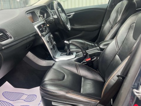 Volvo V40 2.0 V40 Cross Country Professional D3 5dr 17