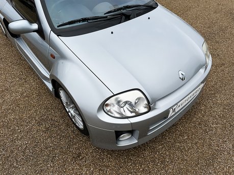 Renault Clio RENAULTSPORT V6 25