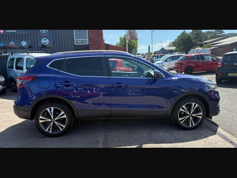 Nissan Qashqai 1.3 Qashqai N-Connecta DiG-T 5dr 11