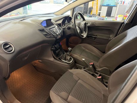Ford Fiesta 1.0T EcoBoost Zetec Euro 6 (s/s) 5dr 28