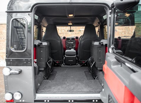 Land Rover Defender 90 Autobiography Edition 28