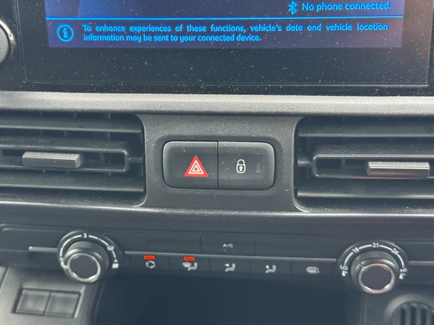Peugeot Partner SWB L1H1 Low Roof Professional Premium+ Air Con Sensors EURO 6 30
