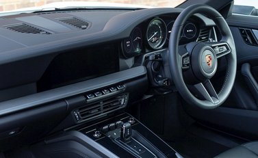 Porsche 911 Carrera (992) 16