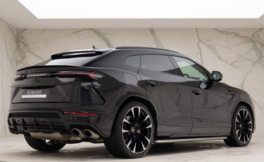 Lamborghini Urus V8 25