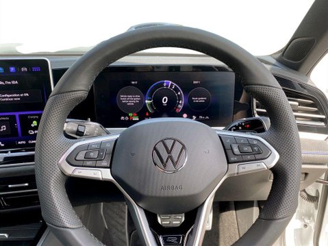 Volkswagen Passat 1.5 TSI eHybrid 19.7kWh R-Line Estate 5dr Petrol Plug-in Hybrid DSG Euro 6 13