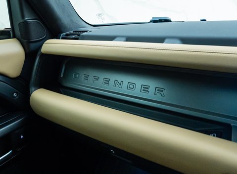 Land Rover Defender 90 D350 X-DYNAMIC HSE 26