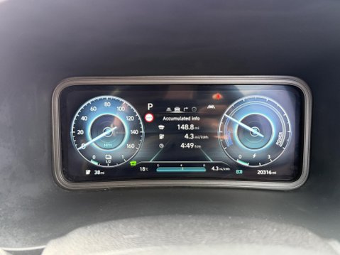 Hyundai KONA 39kWh Premium SUV 5dr Electric Auto (10.5kW Charger) (136 ps) 32