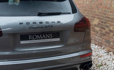 Porsche Cayenne GTS 23