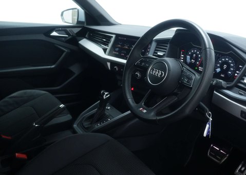 Audi A1 1.0 A1 Sportback 30 TFSI S Line Semi-Auto 5dr 42
