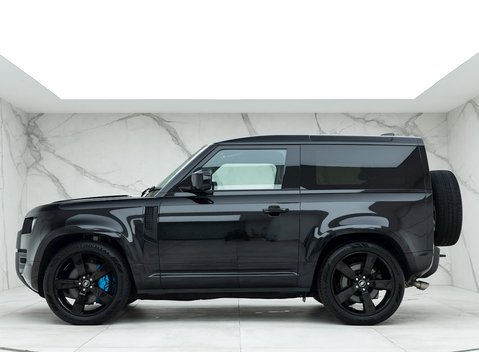 Land Rover Defender 90 V8 Bond Edition 2