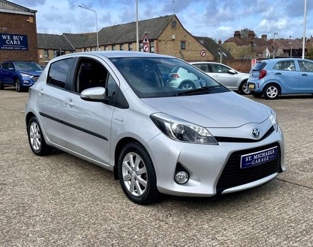 Toyota Yaris 1.5 Yaris T4 Hybrid CVT 5dr 4
