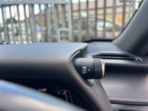 Lexus Ux 250H 40
