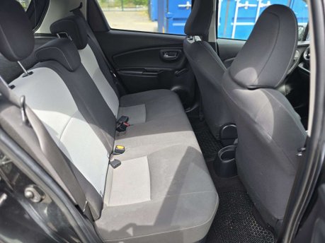 Toyota Yaris 1.5 VVT-h Design Hatchback 5dr Petrol Hybrid E-CVT Euro 6 (s/s) (100 ps) 21