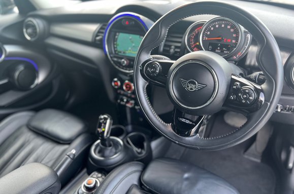 Mini Hatch COOPER EXCLUSIVE 5 DOOR AUTOMATIC 20