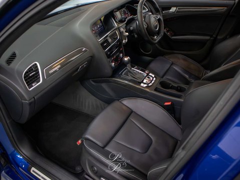 Audi RS4 4.2 RS 4 FSI Quattro Auto 4WD 5dr 26