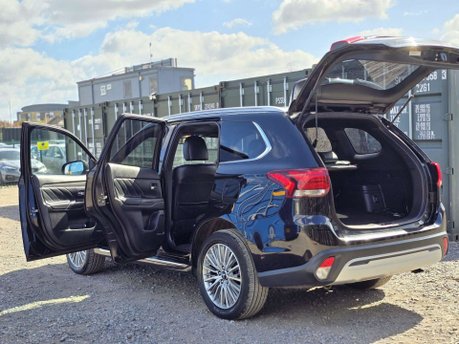Mitsubishi Outlander 2.4h TwinMotor 13.8kWh 4h SUV 5dr Petrol Plug-in Hybrid CVT 4WD Euro 6 (s/s 9