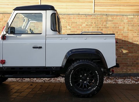 Land Rover Defender 90 Bowler Edition 20