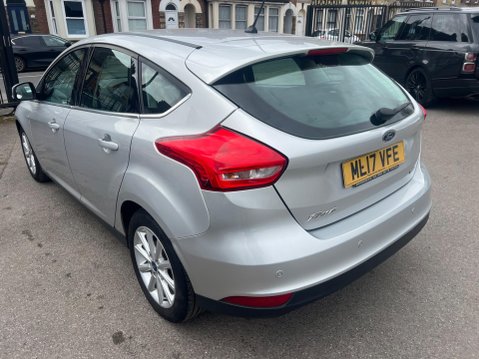 Ford Focus 1.0T EcoBoost Titanium Euro 6 (s/s) 5dr 4