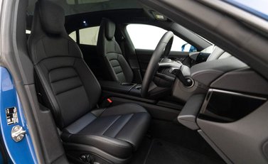 Porsche Taycan 4 CROSS TURISMO 6