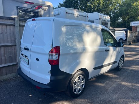 Ford Transit Courier TREND 1.5 TDCI Van 4