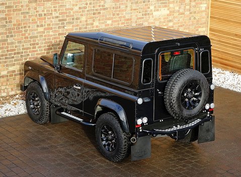 Land Rover 90 Autobiography 16