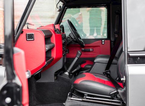 Land Rover Defender 90 Autobiography Edition 15