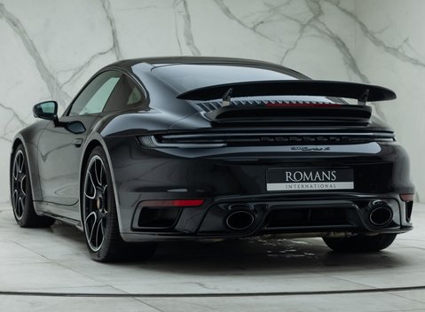 Porsche 911 Turbo S (992) 7
