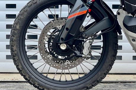 KTM Adventure 890 Adventure 30