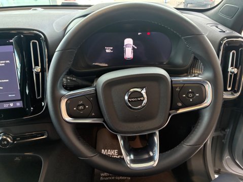 Volvo XC40 2.0 B4 MHEV Plus Dark DCT Auto Euro 6 (s/s) 5dr 19