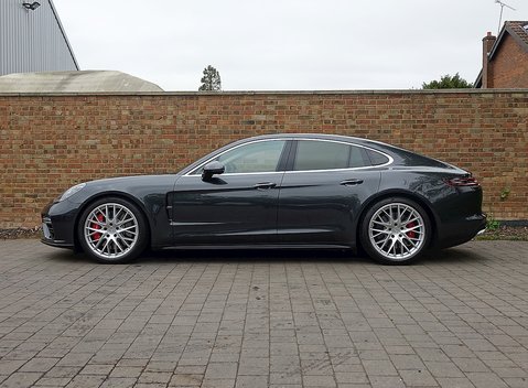 Porsche Panamera Turbo 24