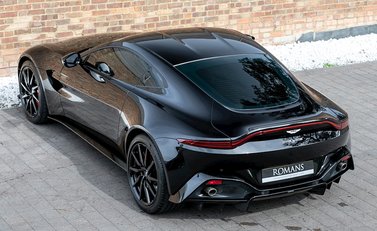 Aston Martin V8 Vantage 9