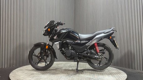 Honda CB 2023 4K DAMAGED SPARES OR REPAIR RUNNING PROJECT BIKE 125CC 4