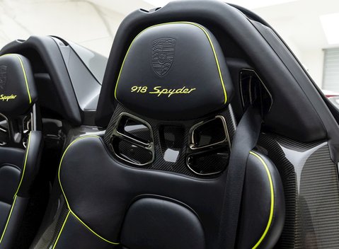 Porsche 918 Spyder 12