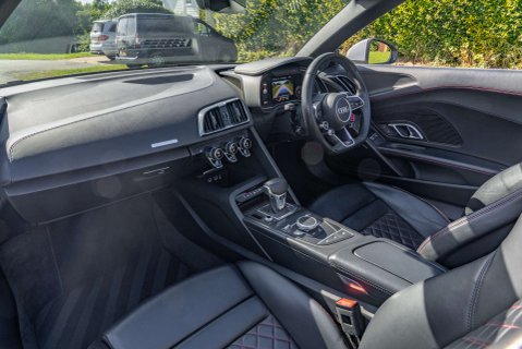 Audi R8 5.2 R8 Spyder Quattro V10 Semi-Auto 4WD 2dr 9