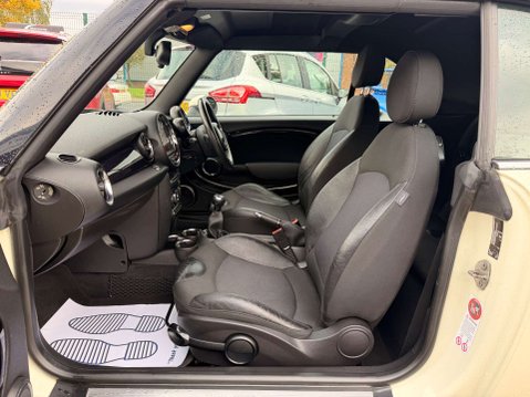 Mini Convertible 1.6 Cooper 2dr 18