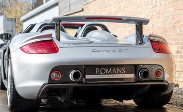 Porsche Carrera GT 24
