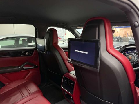 Porsche Cayenne 3.0 V6 E-Hybrid 14.1kWh SUV 5dr Petrol Plug-in Hybrid TiptronicS 4WD Euro 6 39