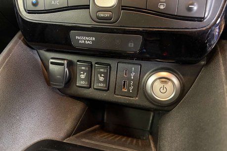 Nissan LEAF 40kWh Tekna Hatchback 5dr Electric Auto (150 ps) 40